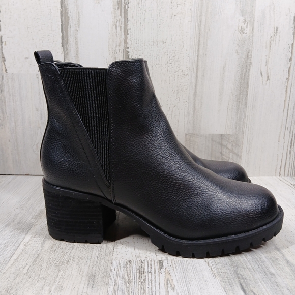 NEW MIA Jody Ribbed Round Toe Block Heel Chelsea Ankle Boots #542 - Picture 6 of 11